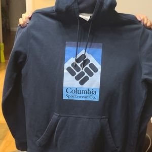 Columbia Sweatshirt with hood